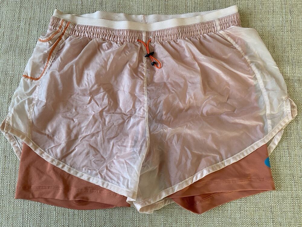 NIKE Women's Icon Clash Tempo Luxe Mid-Rise Running Shorts S